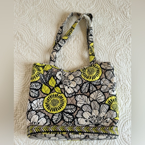 Vera Bradley Curvy Tote - Citron Design - Picture 4 of 6